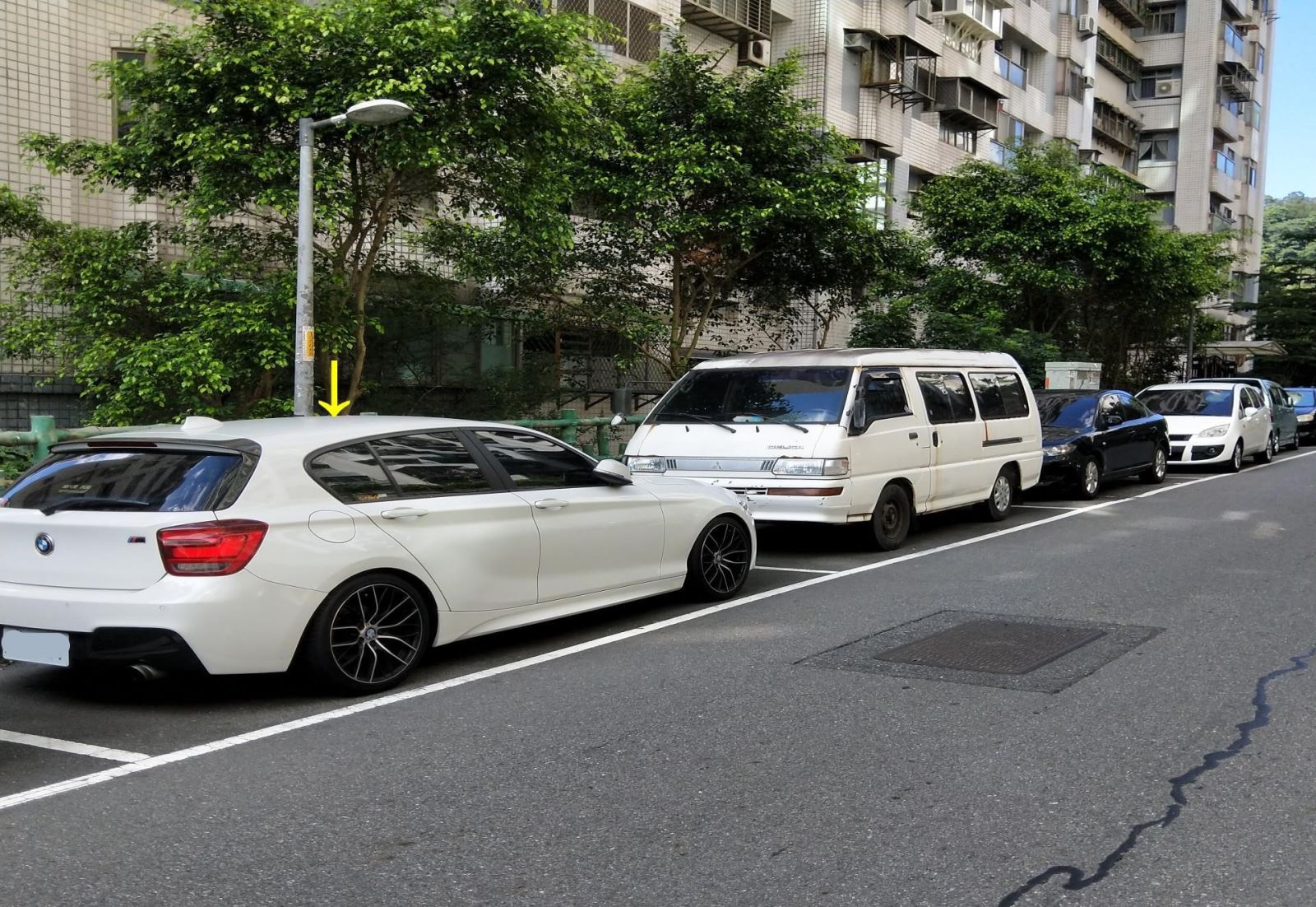 就算是在停車格,逆向停車也是違規喔!
